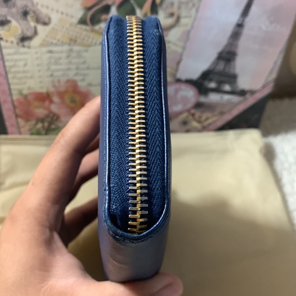 Long Zippy Prada Wallet - Picture 3 of 8